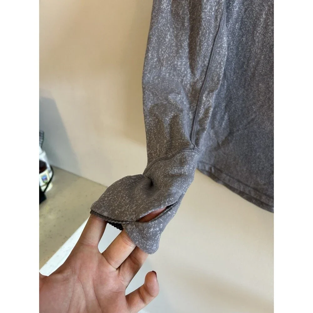Lululemon Outrun Long Sleeve Running Luon Suited Jacquard Arctic Ice Grey Size 6